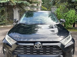 2021 Toyota RAV4 V (XA50), чёрный, 2700000 рублей, вид 2
