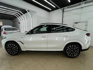 2024 BMW X6 40i III (G06) Рестайлинг, белый, 11950000 рублей, вид 4