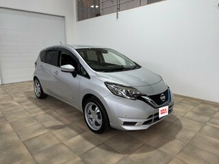 2020 Nissan Note e-Power II Рестайлинг, серебристый, 1300000 рублей, вид 3