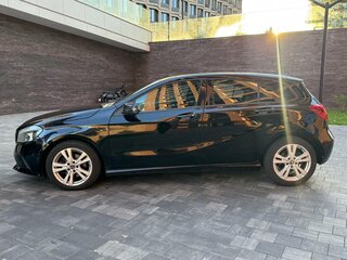 2017 Mercedes-Benz A-Класс 180 III (W176) Рестайлинг, чёрный, 1345000 рублей, вид 4
