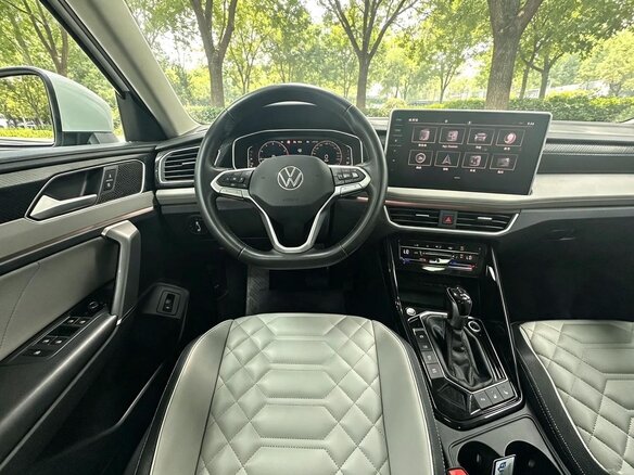 2022 Volkswagen Tayron I, белый, 2150000 рублей - вид 8