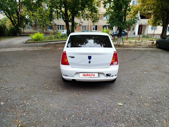 2012 Renault Logan I Рестайлинг, белый, 210000 рублей - вид 3