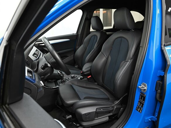 2020 BMW X1 20i xDrive II (F48) Рестайлинг, синий, 2555000 рублей - вид 11