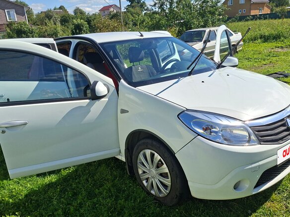 2012 Renault Sandero I, белый, 590000 рублей - вид 3