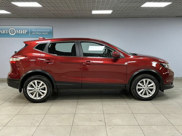 2017 Nissan Qashqai II, красный, 1570000 рублей - вид 3