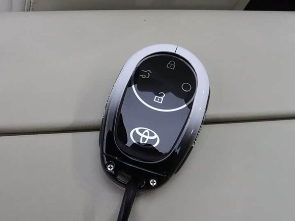 2026 Toyota bZ3X 50 kWh, белый, 2095111 рублей - вид 10
