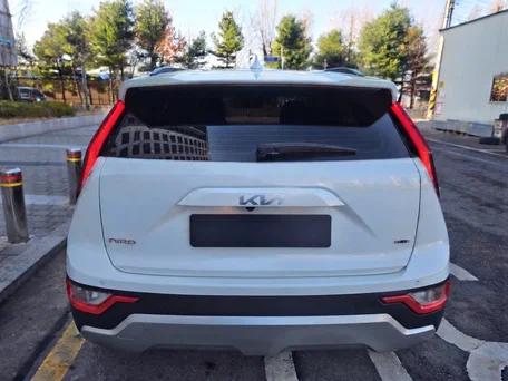 2022 Kia Niro II, белый, 1911000 рублей, вид 5