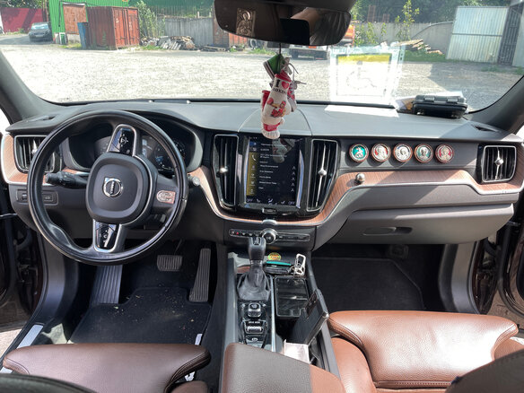 2021 Volvo XC60 II, коричневый, 2999999 рублей - вид 9