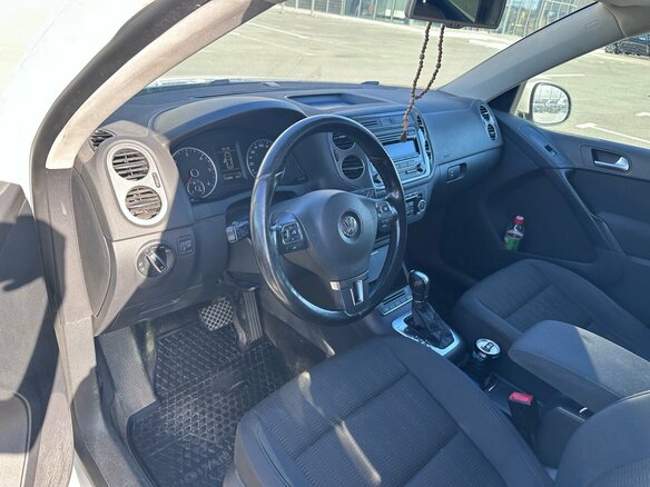 2011 Volkswagen Tiguan I Рестайлинг, белый, 1190000 рублей - вид 4