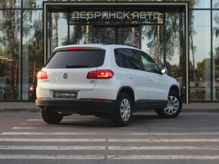 2016 Volkswagen Tiguan I Рестайлинг, белый, 1410000 рублей, вид 3