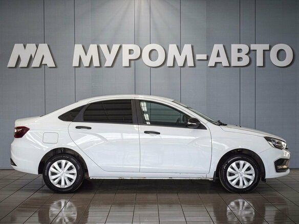 2024 Lada (ВАЗ) Vesta I Рестайлинг (NG), белый, 1190000 рублей - вид 2
