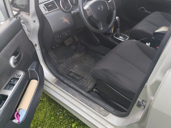 2011 Nissan Tiida I Рестайлинг, серебристый, 900000 рублей - вид 14