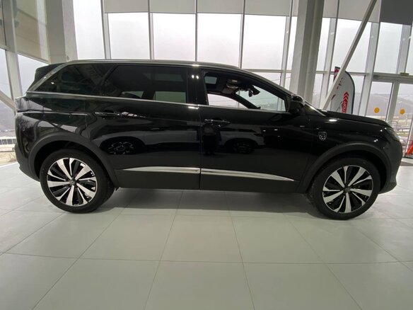 2026 Peugeot 5008 II Рестайлинг, чёрный, 4899000 рублей - вид 4
