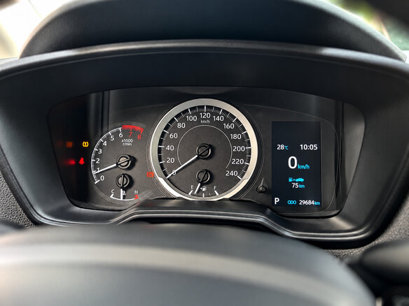 2023 Toyota Corolla XII (E210), серебристый, 1360000 рублей - вид 11