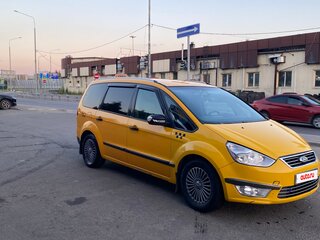 2014 Ford Galaxy II Рестайлинг, жёлтый, 600000 рублей, вид 5