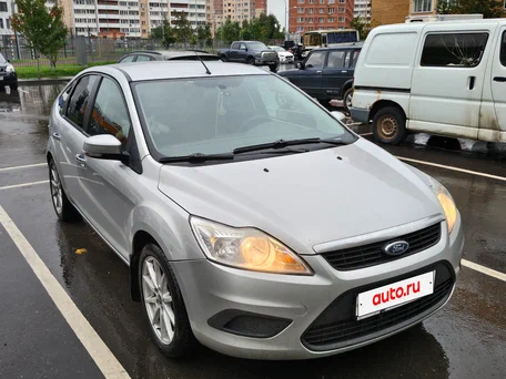 2011 Ford Focus II Рестайлинг, серебристый, 440000 рублей, вид 2
