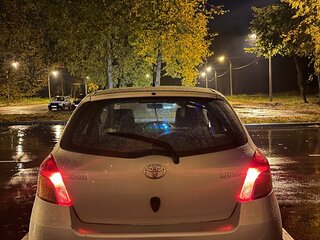 2007 Toyota Yaris Multimode II, серый, 450000 рублей, вид 3