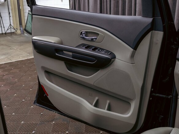 2019 Kia Carnival III, чёрный, 2795000 рублей - вид 11