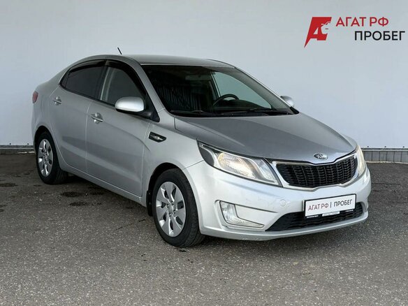 2013 Kia Rio III, серебристый, 760000 рублей - вид 2