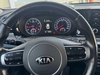 2021 Kia K5 III, белый, 2390000 рублей, вид 3