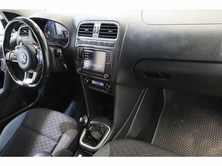 2018 Volkswagen Polo V Рестайлинг, белый, 876300 рублей, вид 5