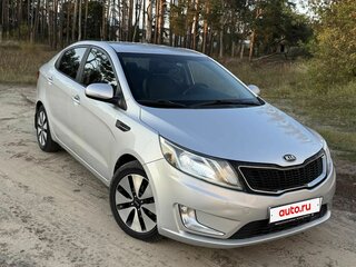 2013 Kia Rio 4-speed III, серебристый, 750000 рублей, вид 4