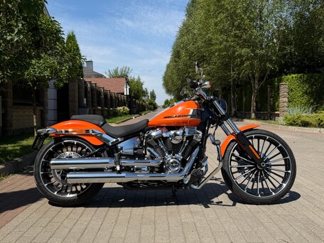 2023 Harley-Davidson Breakout, оранжевый, 2250000 рублей, вид 4