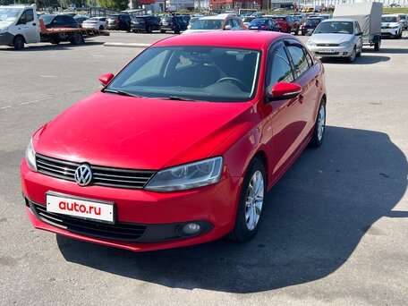 2011 Volkswagen Jetta V, красный, 800000 рублей, вид 2