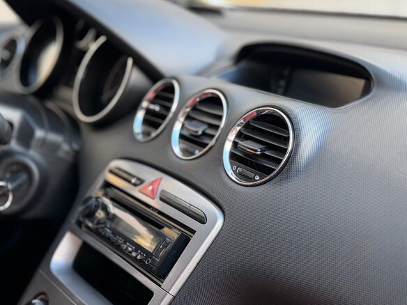 2011 Peugeot 308 I Рестайлинг, белый - вид 9
