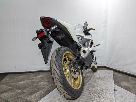 2021 Yamaha YZF-R3, белый, 530000 рублей, вид 4