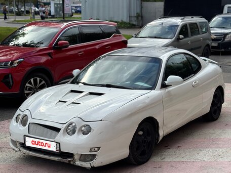 2001 Hyundai Tiburon I (RD) Рестайлинг, белый, 140000 рублей, вид 1
