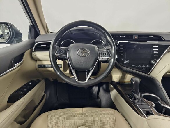 2019 Toyota Camry VIII (XV70), чёрный, 2689000 рублей - вид 8