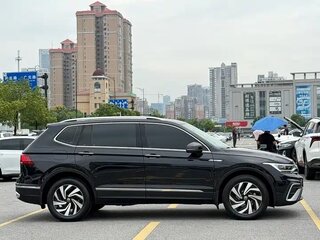 2023 Volkswagen Tiguan L II Рестайлинг (China Market), чёрный, 2250100 рублей, вид 5