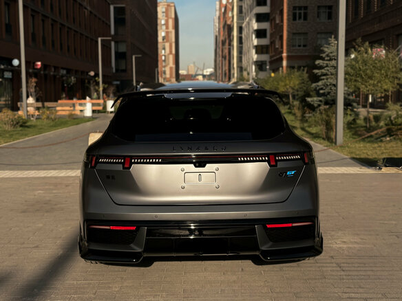 2026 Lynk & Co 07 GT I Рестайлинг, серебристый, 5650000 рублей - вид 4