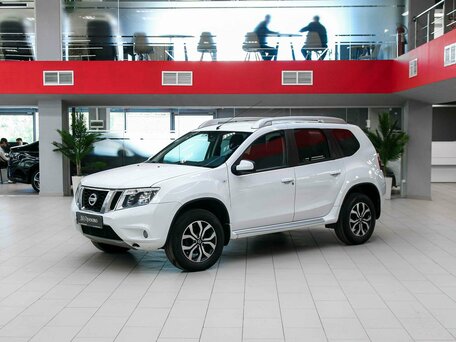 Nissan Terrano III (D10)