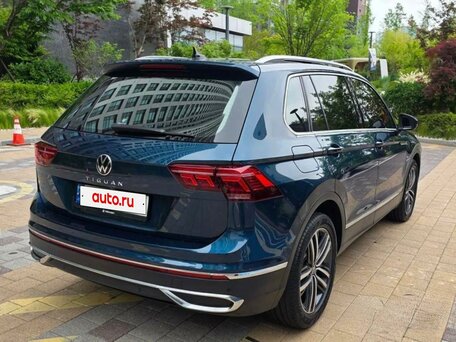 2023 Volkswagen Tiguan II Рестайлинг, синий, 3050000 рублей, вид 2