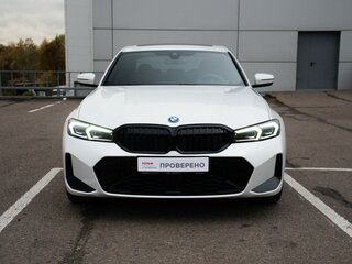 2022 BMW 3 серии 330e xDrive VII (G2x) Рестайлинг, белый, 4993000 рублей, вид 3