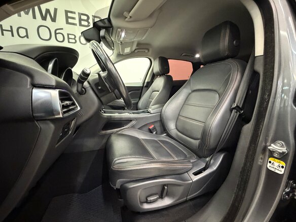 2017 Jaguar F-Pace I, серый, 2390000 рублей - вид 10