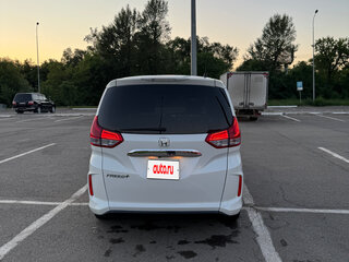 2016 Honda Freed+ II, белый, 1600000 рублей, вид 5