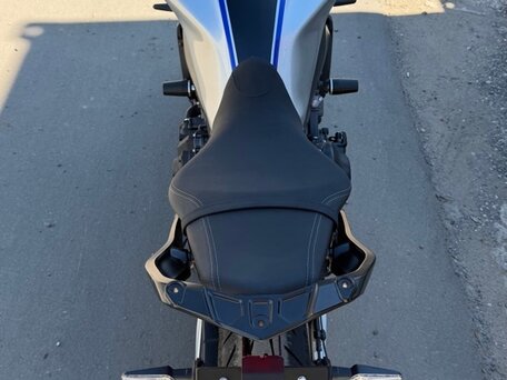 2023 Yamaha MT-09 (FZ-09), серый, 1269000 рублей, вид 4