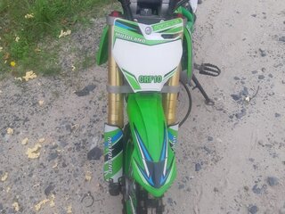 CRZ 125 R