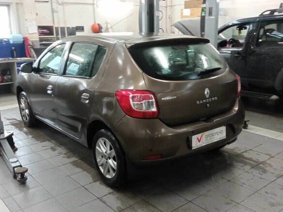 2018 Renault Sandero II Рестайлинг, коричневый, 680000 рублей - вид 3