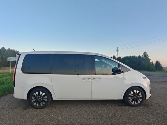 2021 Hyundai Staria I, белый, 6100000 рублей - вид 2