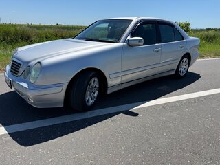 2000 Mercedes-Benz E-Класс 240 II (W210, S210) Рестайлинг, серебристый, 540000 рублей, вид 2