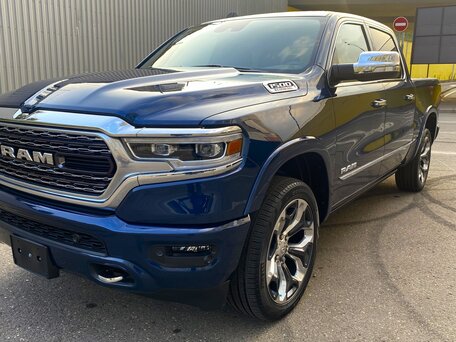 2022 Ram 1500 Crew Cab V, синий, 7400000 рублей, вид 1