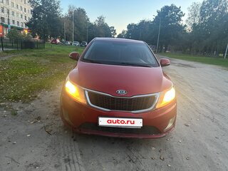 2011 Kia Rio 5-speed III, красный, 390000 рублей, вид 5