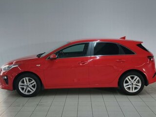 2020 Kia Ceed III, красный, 2000000 рублей, вид 3