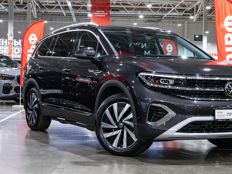 2022 Volkswagen Talagon I, чёрный, 4549900 рублей, вид 5