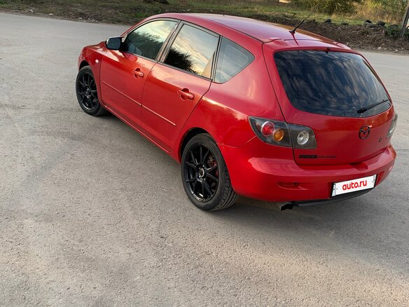 2005 Mazda 3 I (BK), красный, 270000 рублей - вид 2