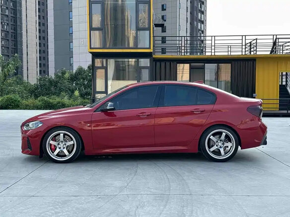 2022 BMW 1 серии 120i III (F52) Рестайлинг, пурпурный, 1600000 рублей - вид 6
